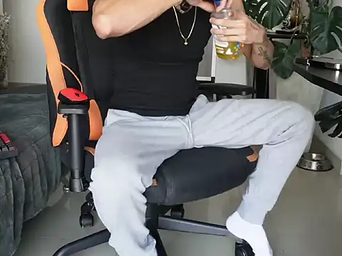 Vbenz28 online show from March 28, 2026, 1:23 pm