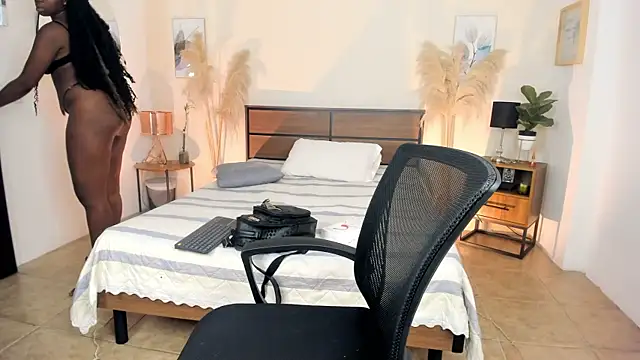 EmaaaBrown  online show from April 16, 2026, 3:35 pm