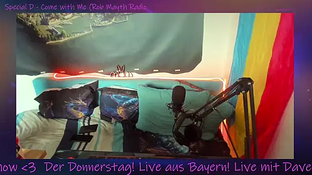 Snapshot of DaveLindau chatting on September 25, 2025, 4:13 pm DaveLindau online show from September 25, 2025, 4:13 pm