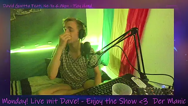 Snapshot of DaveLindau chatting on October 13, 2025, 6:42 pm DaveLindau online show from October 13, 2025, 6:42 pm
