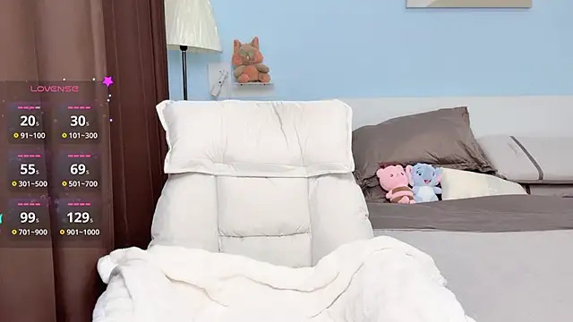 Snapshot of ViViennepp chatting on October 19, 2025, 6:32 pm ViViennepp online show from October 19, 2025, 6:32 pm