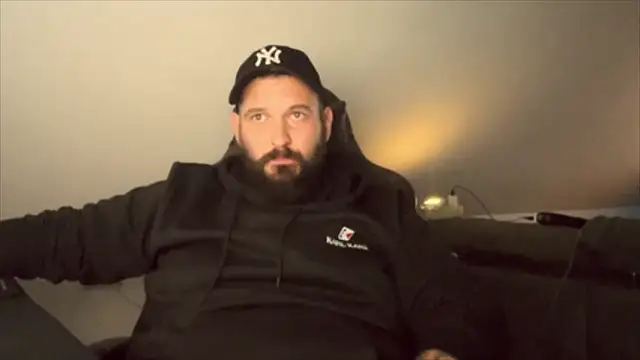 Snapshot of donchriiis92 chatting on December 3, 2025, 8:19 pm donchriiis92 online show from December 3, 2025, 8:19 pm