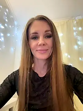 LucieMack online show from October 27, 2025, 7:59 pm