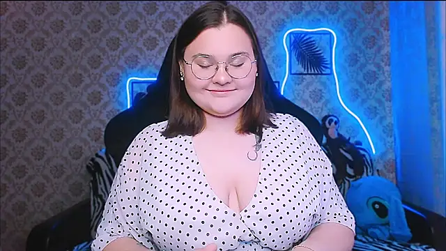 InLoveWithLife26 online show from October 4, 2025, 8:38 am