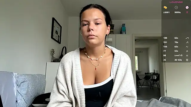 MaydaCornwall online show from September 30, 2025, 7:03 am