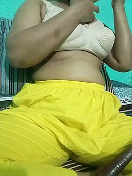 Snapshot of Maria_Mahi chatting on April 27, 2026, 4:27 pm Maria Mahi online show from April 27, 2026, 4:27 pm
