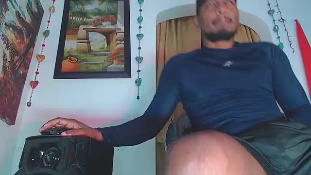 Snapshot of ElCaballeroNegro24 chatting on January 13, 2026, 3:38 pm ElCaballeroNegro24 online show from January 13, 2026, 3:38 pm