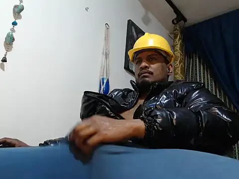 Snapshot of ElCaballeroNegro24 chatting on November 3, 2025, 4:28 am ElCaballeroNegro24 online show from November 3, 2025, 4:28 am