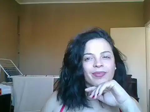 ITALIANASISIXX online show from April 25, 2026, 3:09 pm