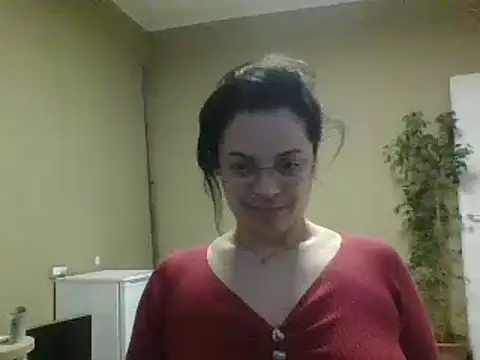 ITALIANASISIXX online show from February 3, 2026, 4:45 pm