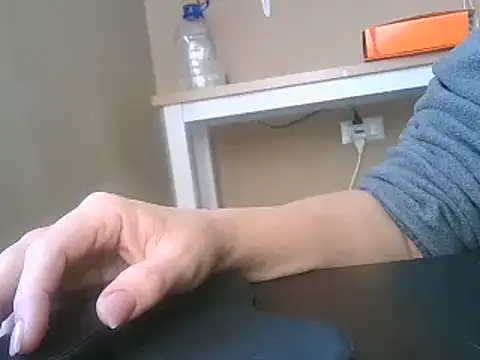 ITALIANASISIXX online show from November 20, 2025, 8:15 am