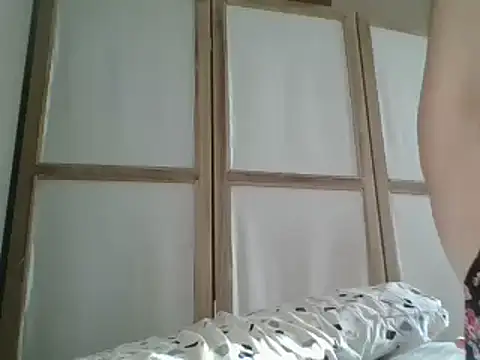 ITALIANASISIXX online show from September 14, 2025, 4:07 pm