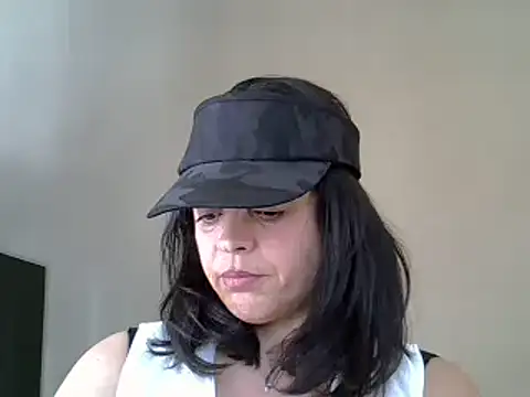 ITALIANASISIXX online show from October 25, 2025, 1:01 pm