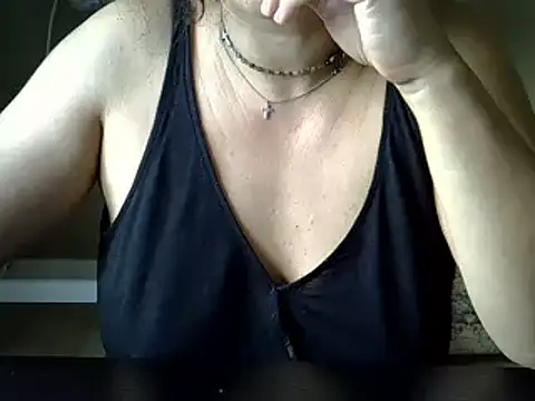 ITALIANASISIXX online show from September 13, 2025, 10:15 am