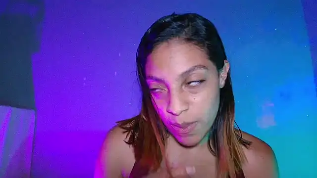 Snapshot of m_rosee chatting on June 2, 2026, 3:23 pm m rosee online show from June 2, 2026, 3:23 pm