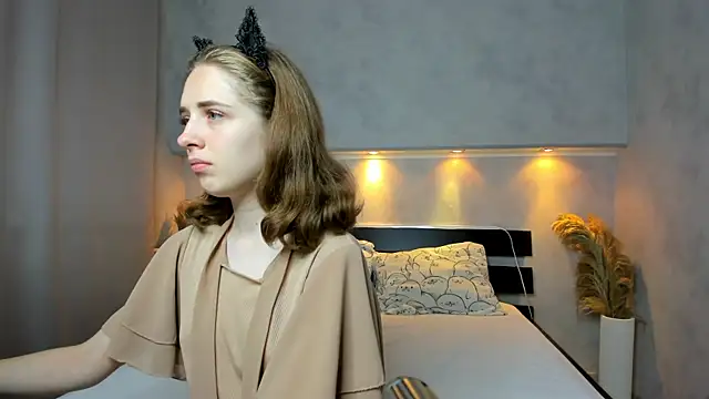 Camilla Kelly online show from September 10, 2025, 12:09 am