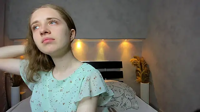 Camilla Kelly online show from September 25, 2025, 12:38 am