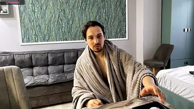 VelvetMiley online show from April 18, 2026, 3:14 pm