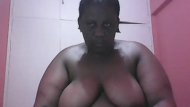 HUGEASSXXXXX online show from October 11, 2025, 3:18 am