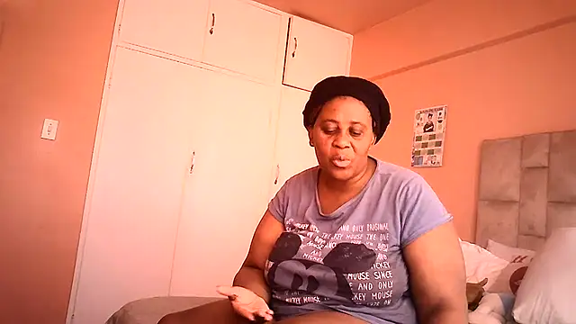 Snapshot of HUGEASSXXXXX chatting on July 10, 2026, 7:08 am HUGEASSXXXXX online show from July 10, 2026, 7:08 am