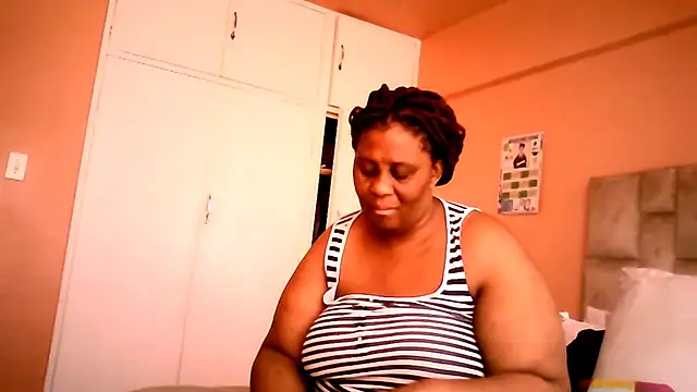 Snapshot of HUGEASSXXXXX chatting on July 1, 2026, 6:25 am HUGEASSXXXXX online show from July 1, 2026, 6:25 am
