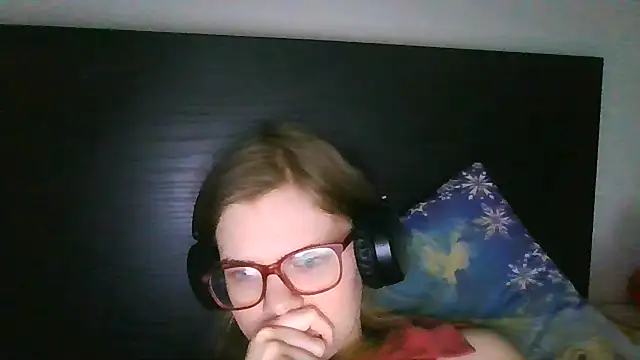 Moonolighta online show from December 3, 2025, 12:26 pm