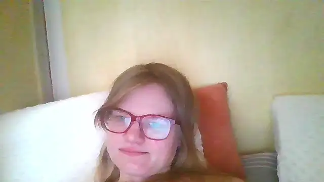 Moonolighta online show from September 15, 2025, 10:48 am