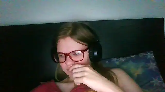 Moonolighta online show from September 30, 2025, 6:52 am