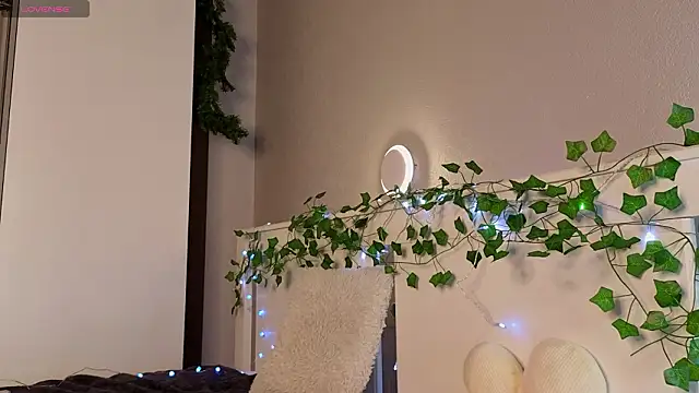 BlushinBloom online show from February 17, 2026, 6:33 am