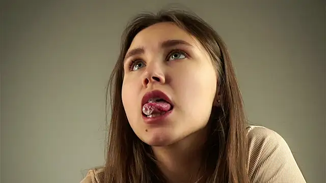 EthalFlowers online show from October 3, 2025, 1:09 am