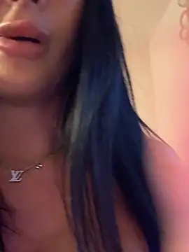 AriannaIsabellax online show from February 7, 2026, 4:48 pm