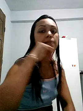 indiazinhabella27 online show from October 26, 2025, 10:10 pm