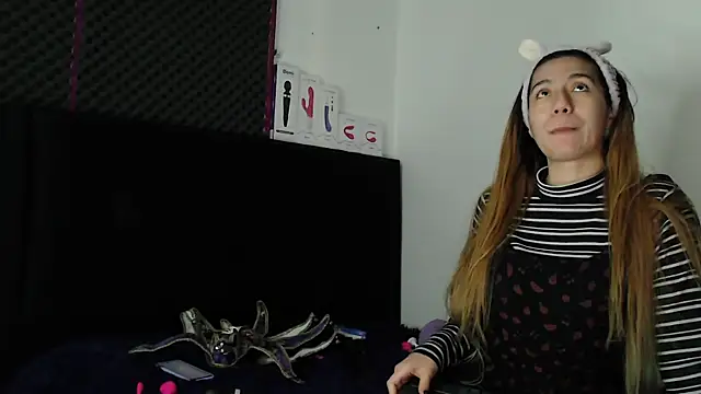 Snapshot of karlamoon23 chatting on October 30, 2025, 8:06 pm karlamoon23 online show from October 30, 2025, 8:06 pm