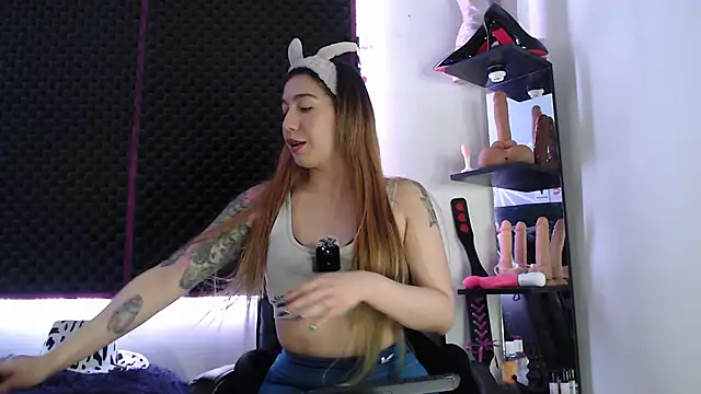 Snapshot of karlamoon23 chatting on September 19, 2025, 1:31 am karlamoon23 online show from September 19, 2025, 1:31 am