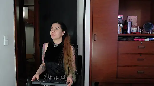 Snapshot of karlamoon23 chatting on September 22, 2025, 10:38 pm karlamoon23 online show from September 22, 2025, 10:38 pm