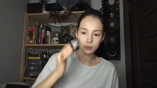 Yuna5343 online show from March 4, 2026, 9:44 pm