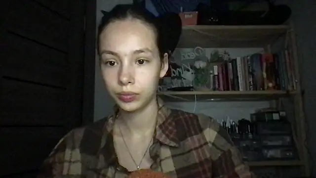 Yuna5343 online show from September 18, 2025, 8:34 pm