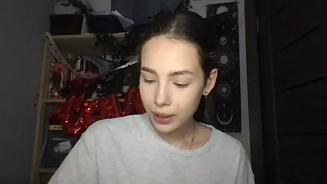 Yuna5343 online show from February 17, 2026, 10:18 pm