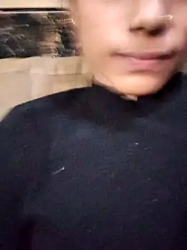 Nancy-queen online show from December 15, 2025, 3:07 pm