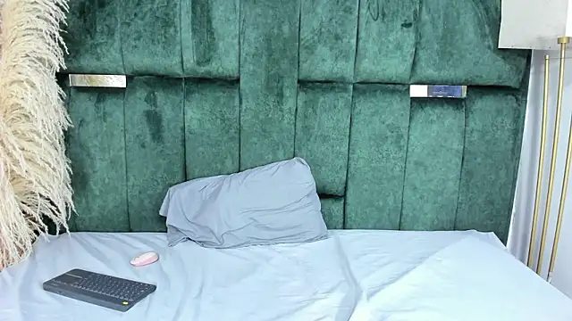 Chloe jackson25 online show from January 16, 2026, 6:34 pm