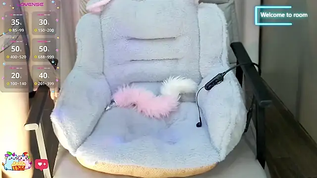 Snapshot of LINLIN-2025 chatting on November 25, 2025, 2:39 pm LINLIN-2025 online show from November 25, 2025, 2:39 pm