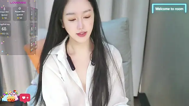 Snapshot of LINLIN-2025 chatting on November 15, 2025, 2:10 pm LINLIN-2025 online show from November 15, 2025, 2:10 pm