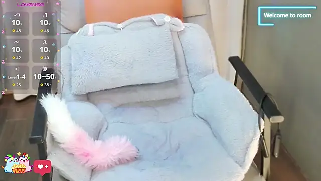 Snapshot of LINLIN-2025 chatting on November 19, 2025, 2:06 pm LINLIN-2025 online show from November 19, 2025, 2:06 pm