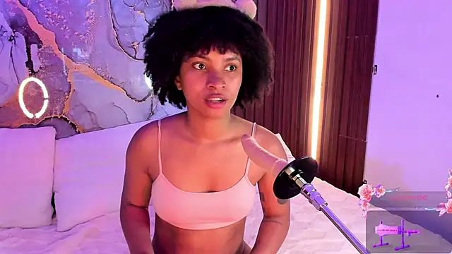 Lolalewis777 online show from September 9, 2025, 8:40 pm