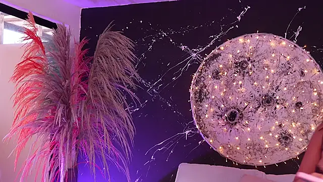 ShaniaDaniels online show from November 28, 2025, 9:15 pm