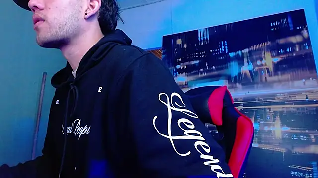 alexgiraldo   online show from April 14, 2026, 10:09 am