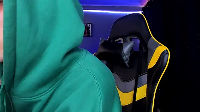 alexgiraldo   online show from September 26, 2025, 12:56 pm