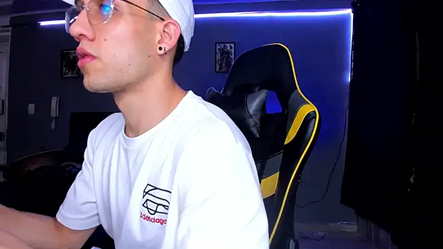 alexgiraldo   online show from September 27, 2025, 8:48 pm