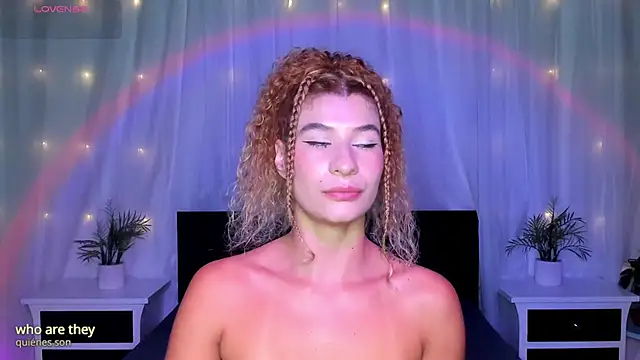 Snapshot of Evolet_Bee chatting on February 5, 2026, 12:45 pm Evolet Bee online show from February 5, 2026, 12:45 pm