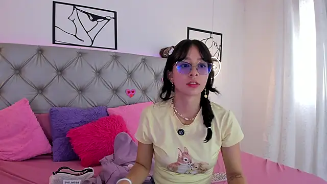 Naughty Couple83 online show from March 19, 2026, 5:35 pm